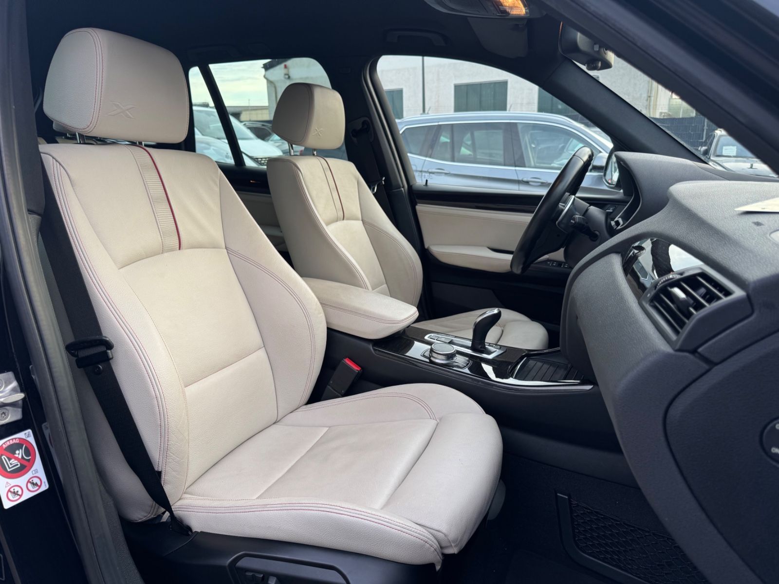 Fahrzeugabbildung BMW X3 28i xDRIVE*M SPORT*HEAD-UP*NAVI*LED*KAMERA*