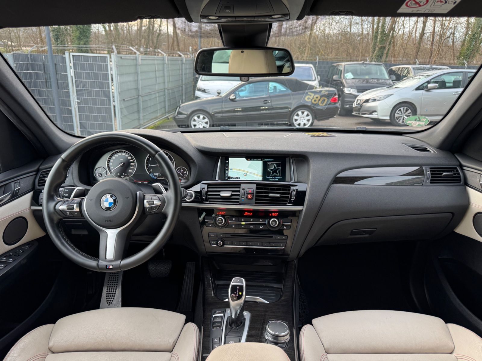 Fahrzeugabbildung BMW X3 28i xDRIVE*M SPORT*HEAD-UP*NAVI*LED*KAMERA*