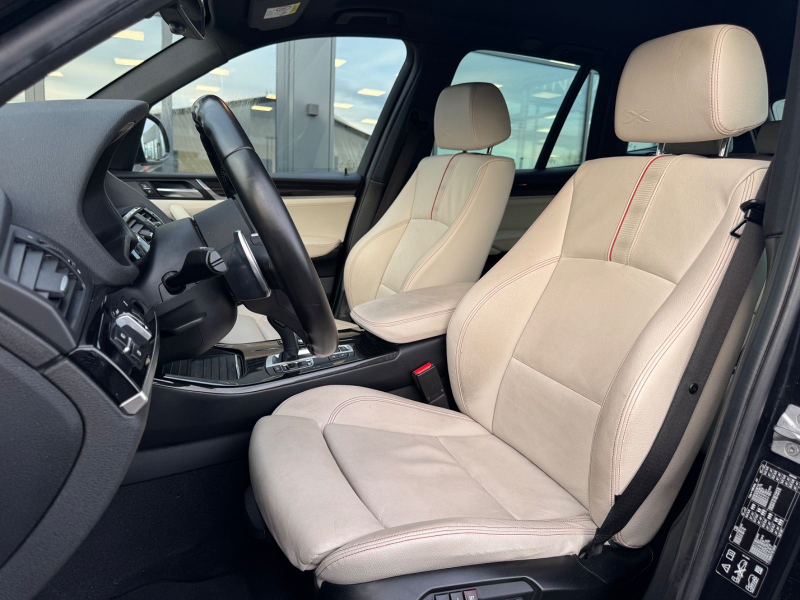 Fahrzeugabbildung BMW X3 28i xDRIVE*M SPORT*HEAD-UP*NAVI*LED*KAMERA*