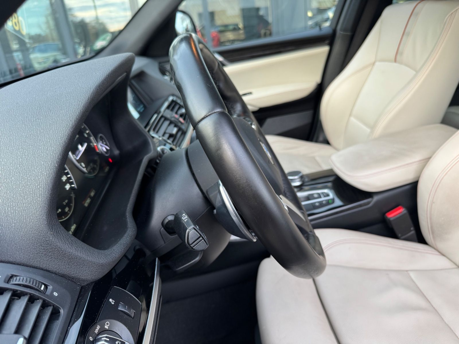 Fahrzeugabbildung BMW X3 28i xDRIVE*M SPORT*HEAD-UP*NAVI*LED*KAMERA*