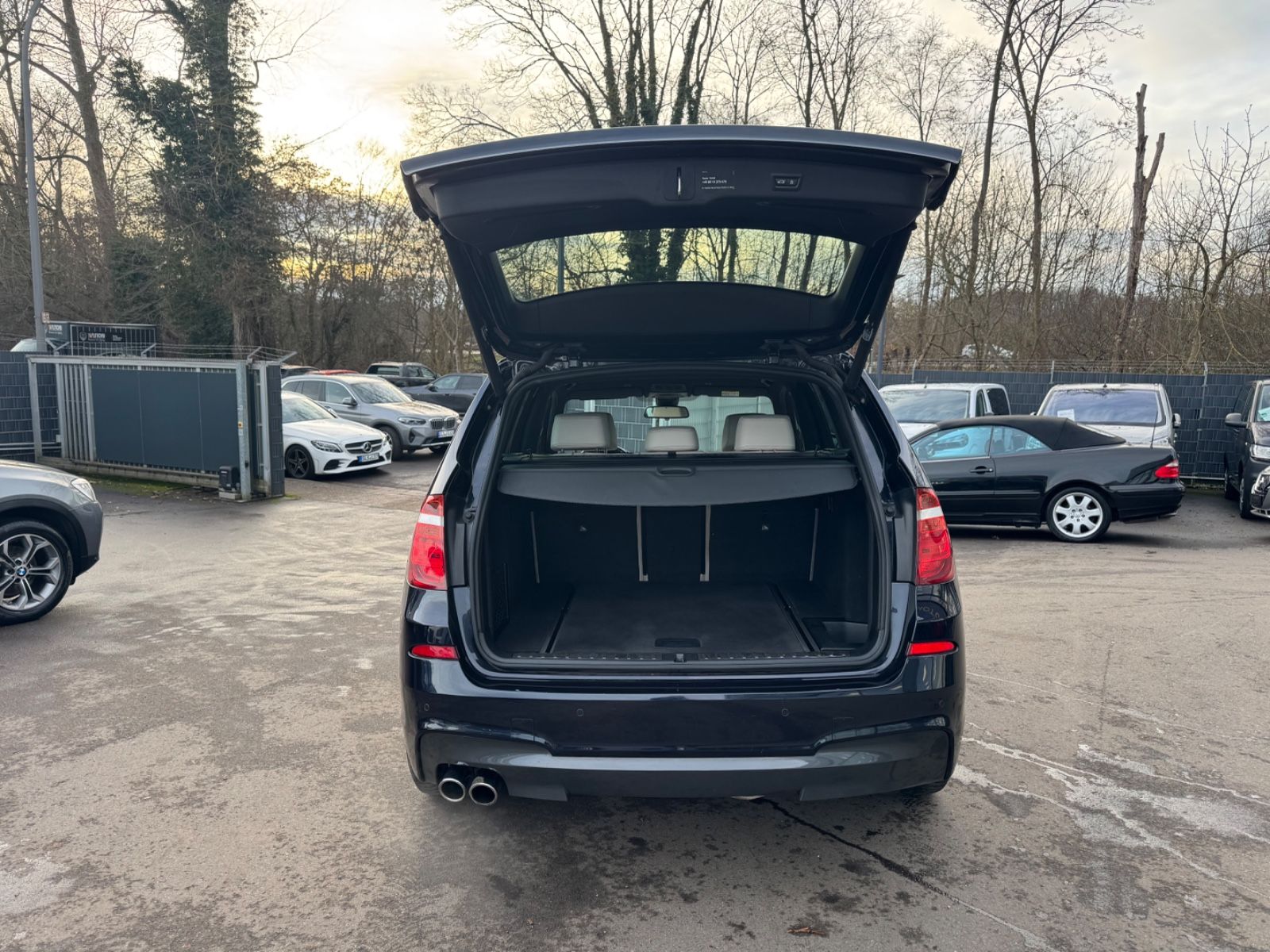 Fahrzeugabbildung BMW X3 28i xDRIVE*M SPORT*HEAD-UP*NAVI*LED*KAMERA*