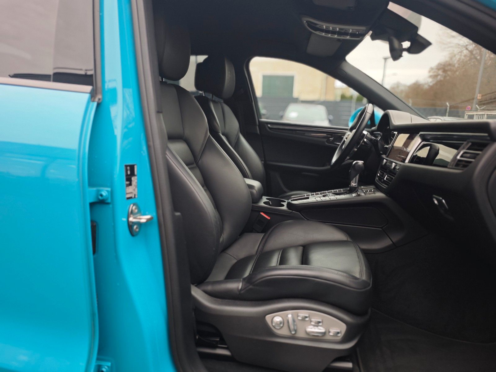 Fahrzeugabbildung Porsche MACAN S*PTS MIAMI BLUE*SPORT DESIGN*PASM*20.ZOLL
