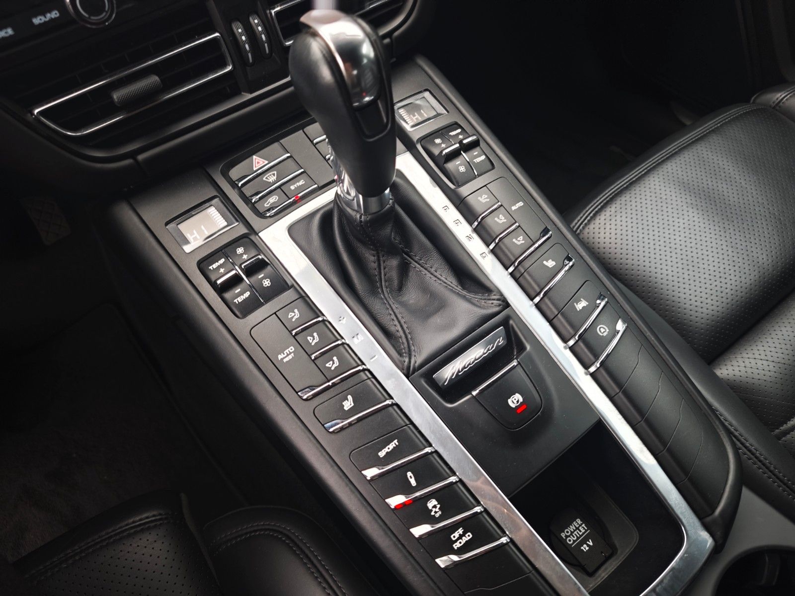 Fahrzeugabbildung Porsche MACAN S*PTS MIAMI BLUE*SPORT DESIGN*PASM*20.ZOLL