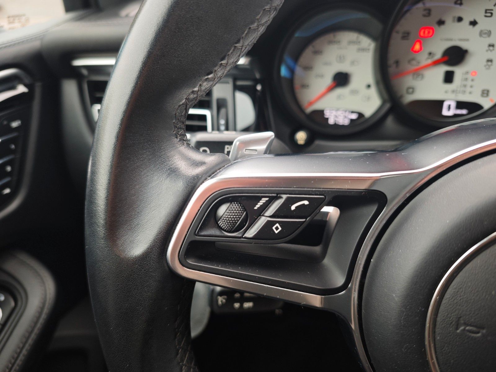 Fahrzeugabbildung Porsche MACAN S*PTS MIAMI BLUE*SPORT DESIGN*PASM*20.ZOLL