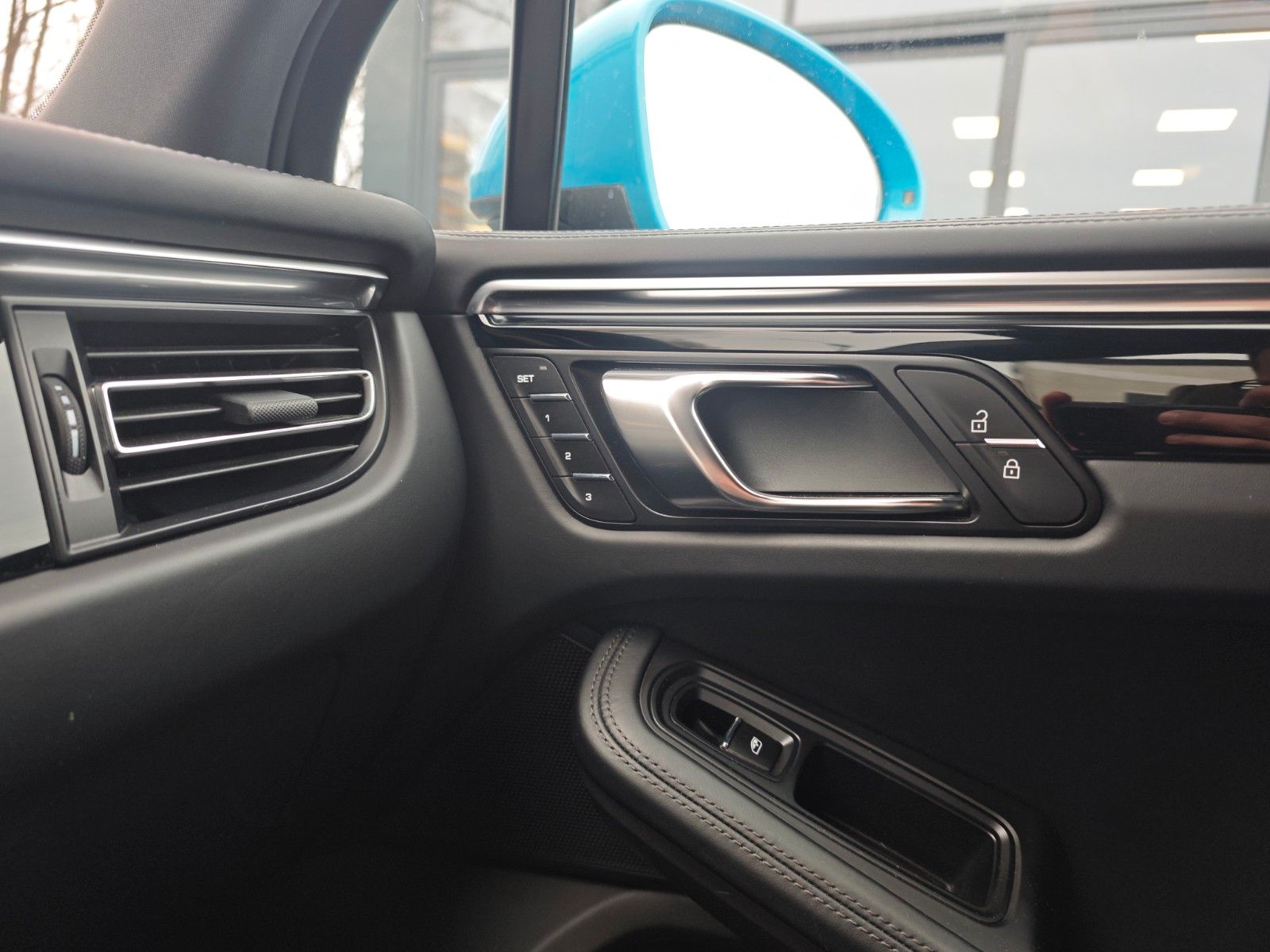 Fahrzeugabbildung Porsche MACAN S*PTS MIAMI BLUE*SPORT DESIGN*PASM*20.ZOLL