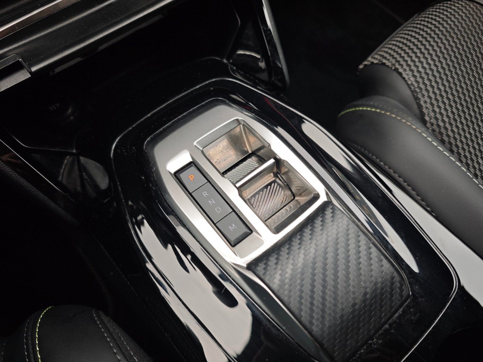 Fahrzeugabbildung Peugeot 2008 GT*AUT*1.HD*VOLL-LED*KAMERA*ASSIST PACK*TOP