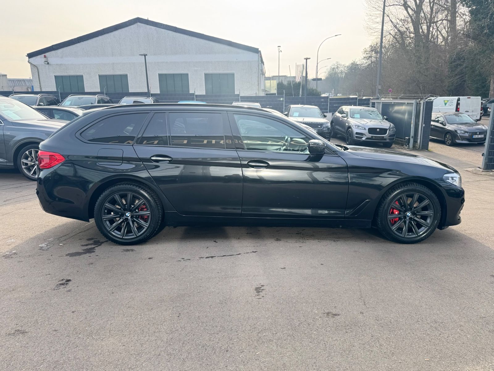 Fahrzeugabbildung BMW 540i xDrive SPORT LINE*SHADOW*SOFT-CLOSE*PANO*