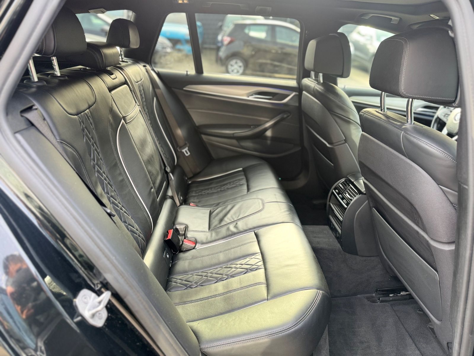 Fahrzeugabbildung BMW 540i xDrive SPORT LINE*SHADOW*SOFT-CLOSE*PANO*