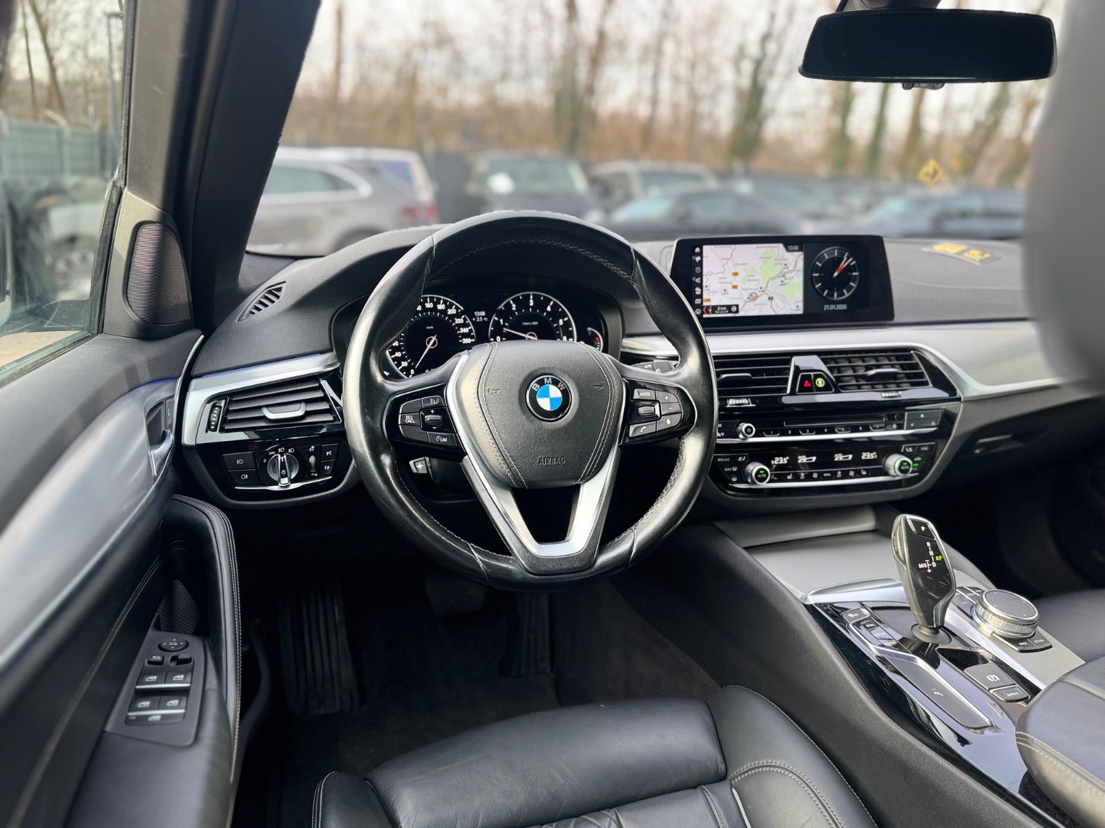 Fahrzeugabbildung BMW 540i xDrive SPORT LINE*SHADOW*SOFT-CLOSE*PANO*