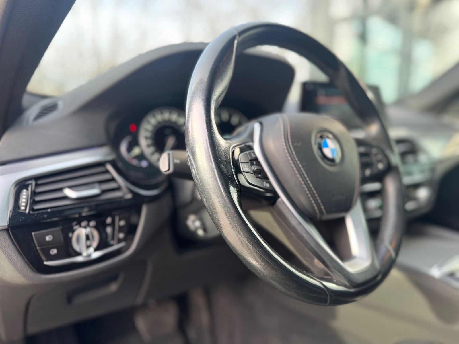 Fahrzeugabbildung BMW 540i xDrive SPORT LINE*SHADOW*SOFT-CLOSE*PANO*