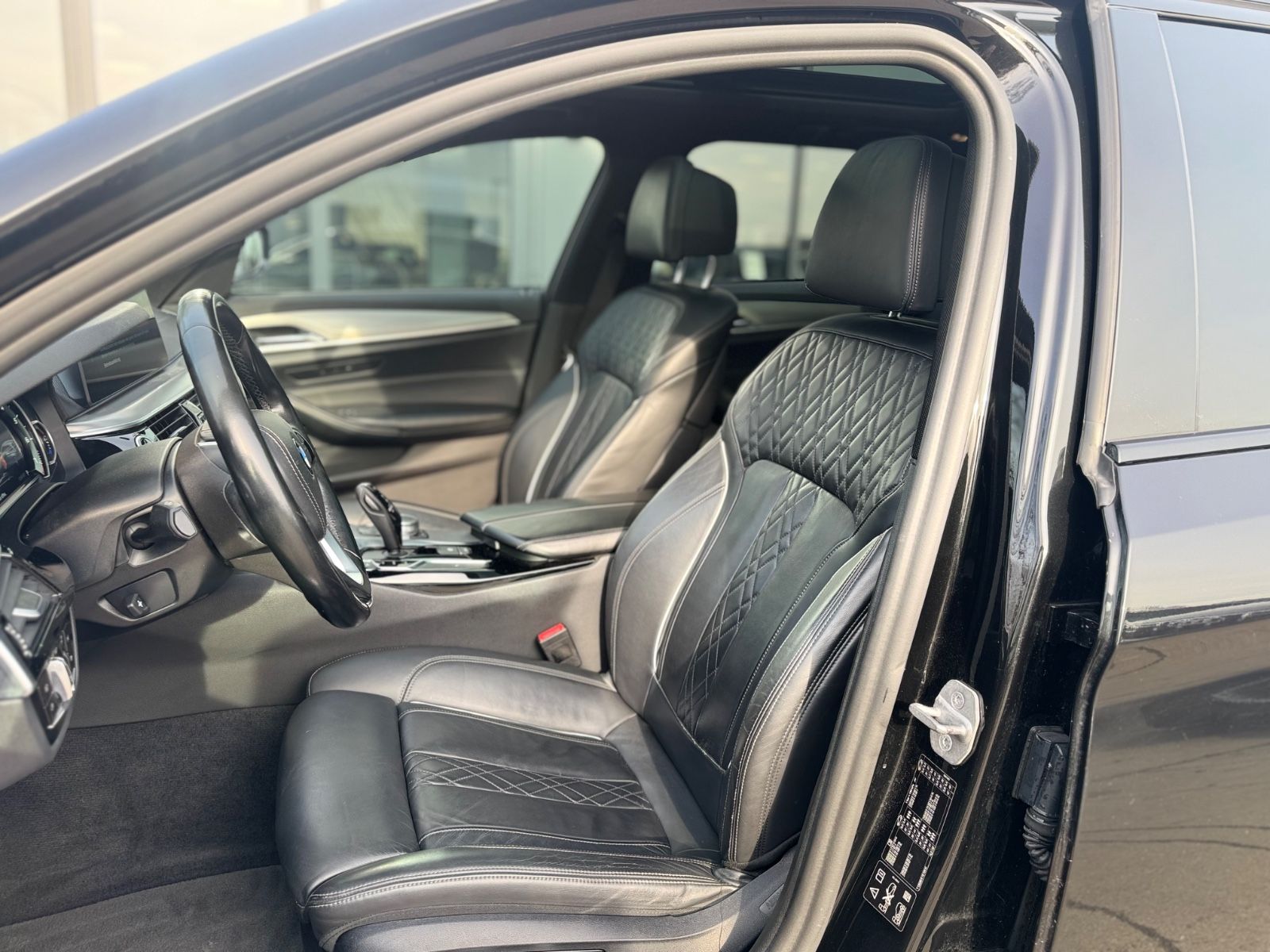 Fahrzeugabbildung BMW 540i xDrive SPORT LINE*SHADOW*SOFT-CLOSE*PANO*