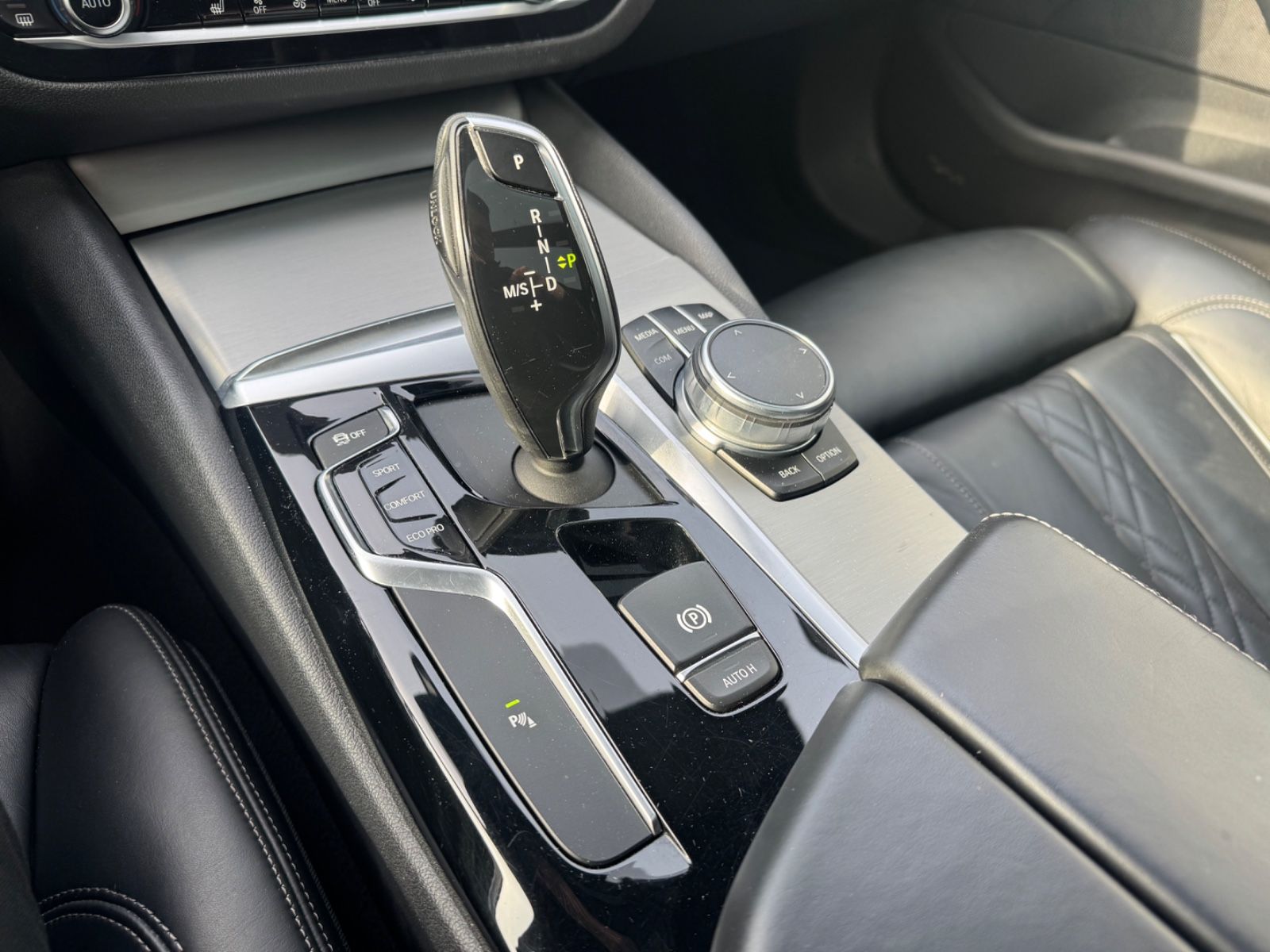 Fahrzeugabbildung BMW 540i xDrive SPORT LINE*SHADOW*SOFT-CLOSE*PANO*