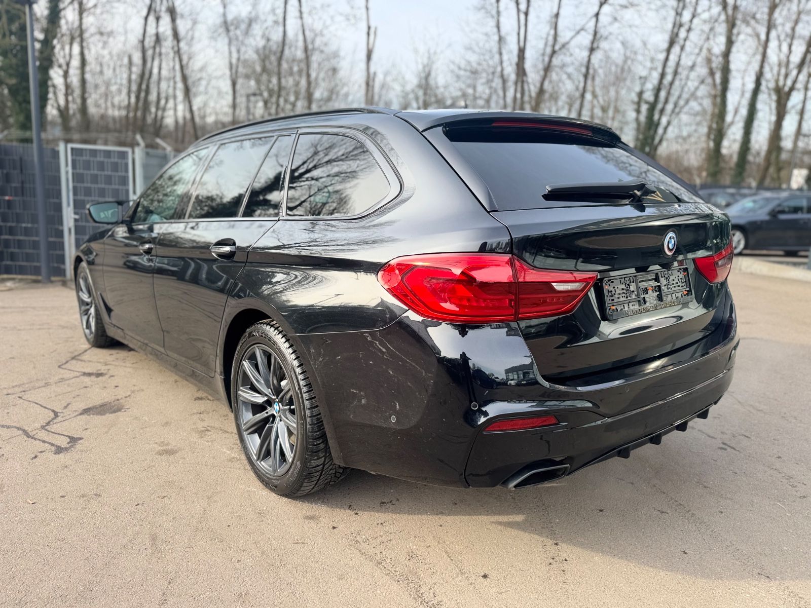 Fahrzeugabbildung BMW 540i xDrive SPORT LINE*SHADOW*SOFT-CLOSE*PANO*