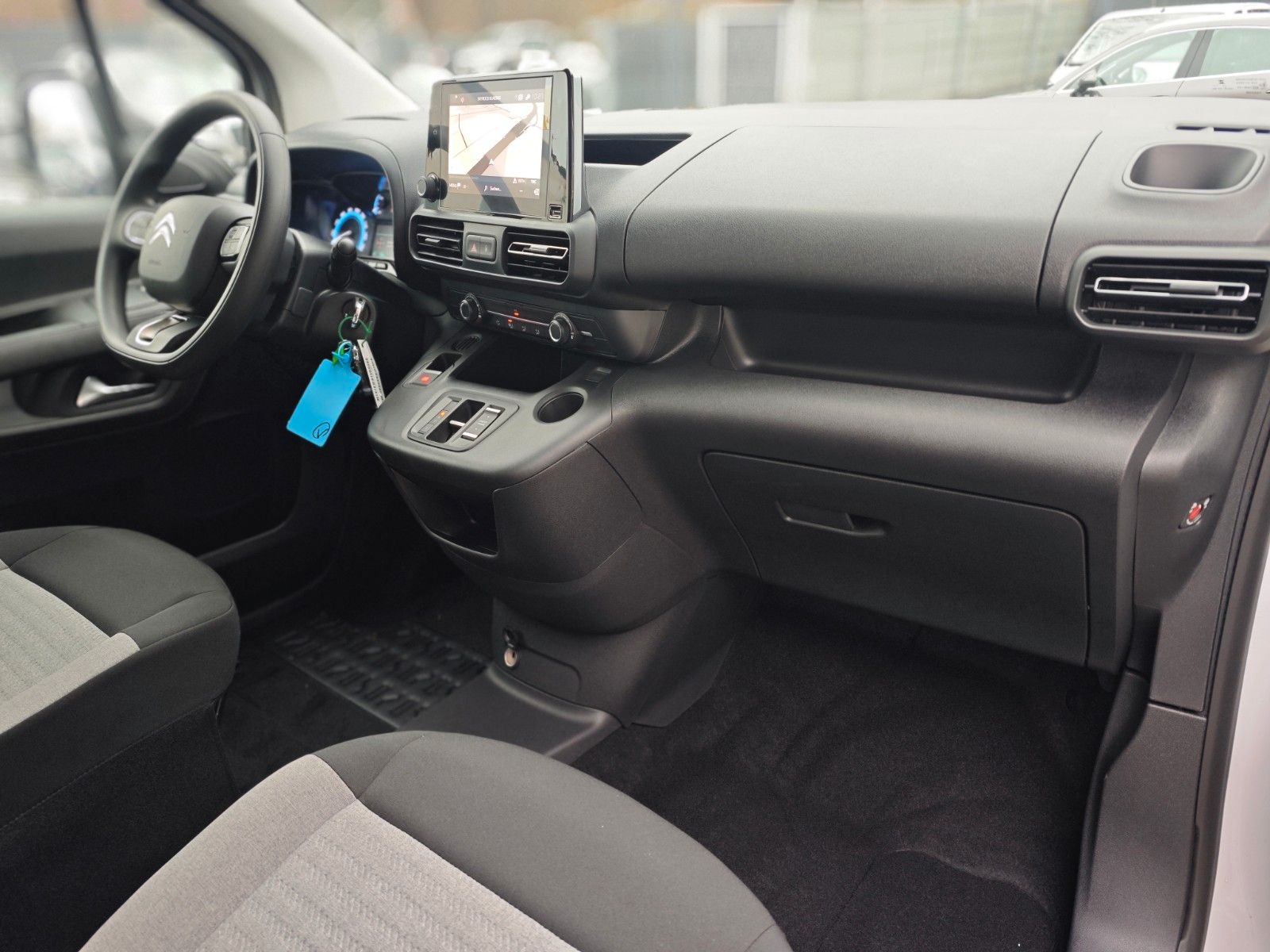 Fahrzeugabbildung Citroën BERLINGO FEEL*AUT*2X SCHIEBETÜREN*1.HD*5 SITZER*