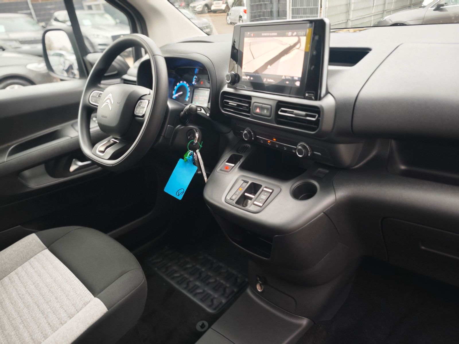 Fahrzeugabbildung Citroën BERLINGO FEEL*AUT*2X SCHIEBETÜREN*1.HD*5 SITZER*