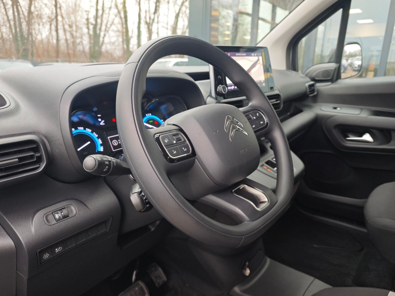 Fahrzeugabbildung Citroën BERLINGO FEEL*AUT*2X SCHIEBETÜREN*1.HD*5 SITZER*