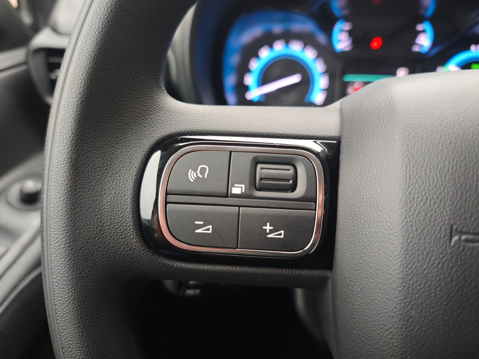 Fahrzeugabbildung Citroën BERLINGO FEEL*AUT*2X SCHIEBETÜREN*1.HD*5 SITZER*