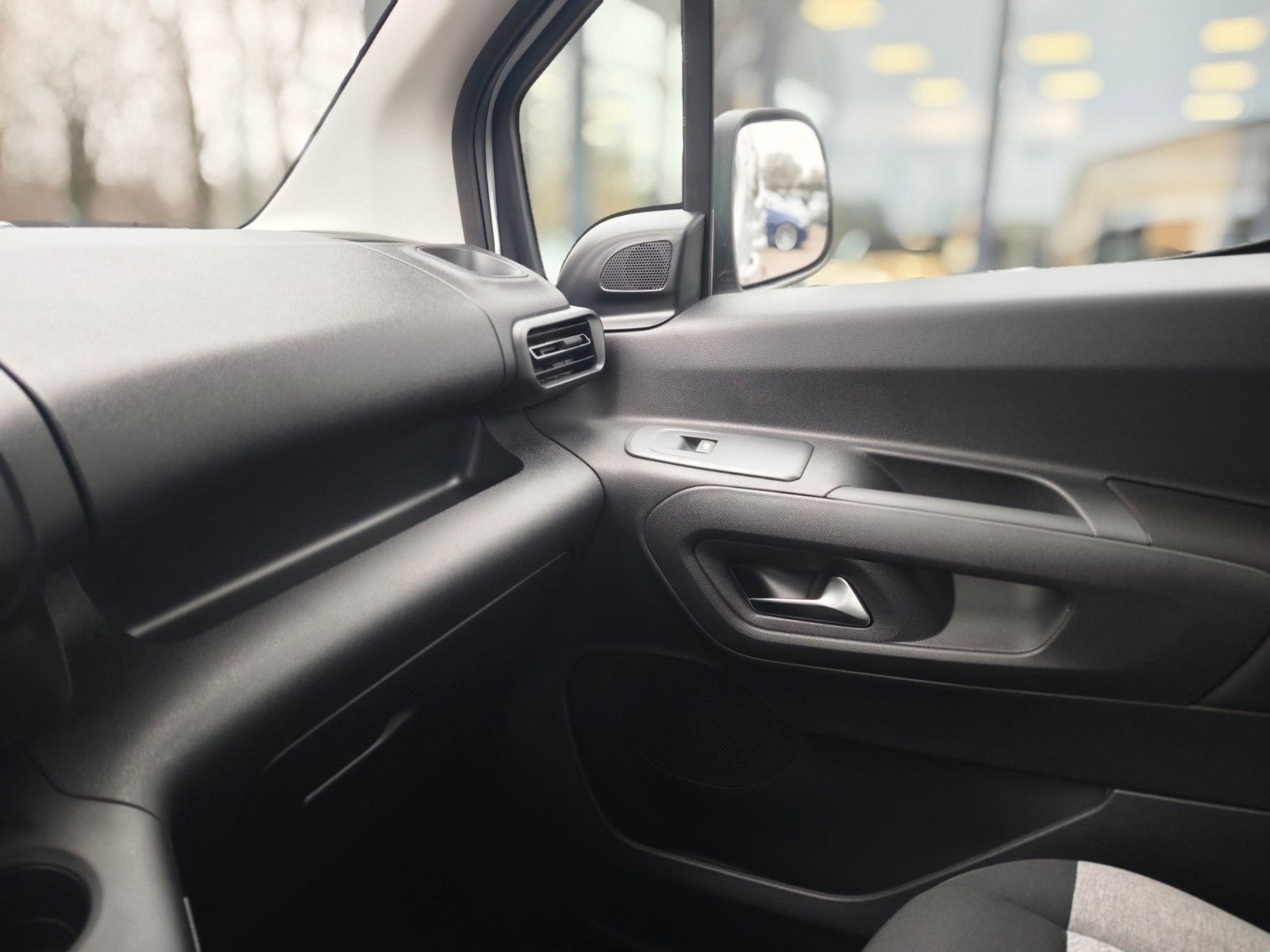 Fahrzeugabbildung Citroën BERLINGO FEEL*AUT*2X SCHIEBETÜREN*1.HD*5 SITZER*