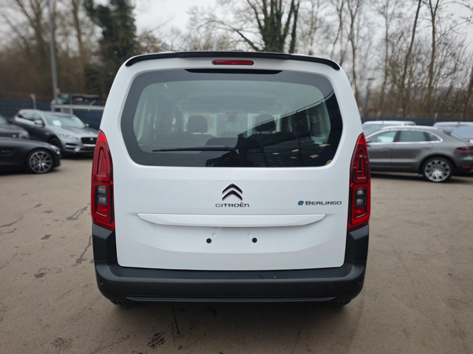 Fahrzeugabbildung Citroën BERLINGO FEEL*AUT*2X SCHIEBETÜREN*1.HD*5 SITZER*