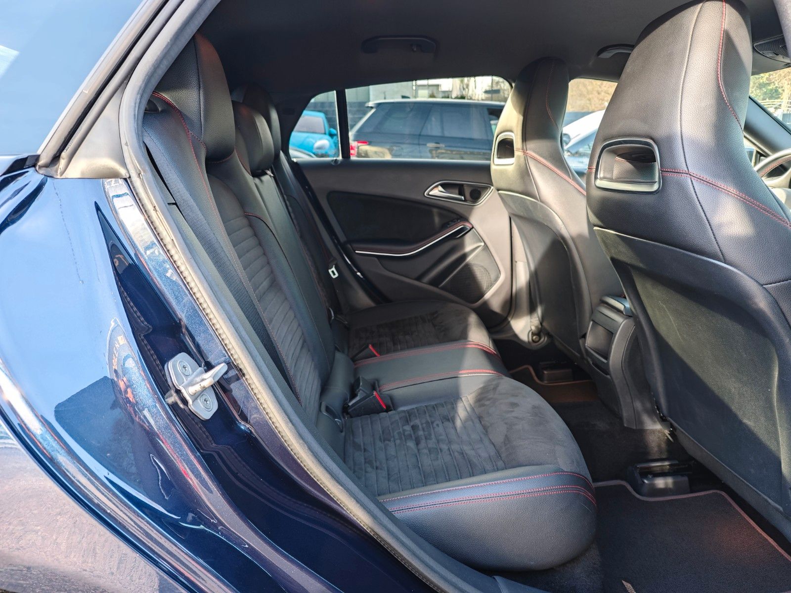 Fahrzeugabbildung Mercedes-Benz CLA 180 SHOOTING BRAKE*AMG-LINE*AHK*LED*ALCANTAR