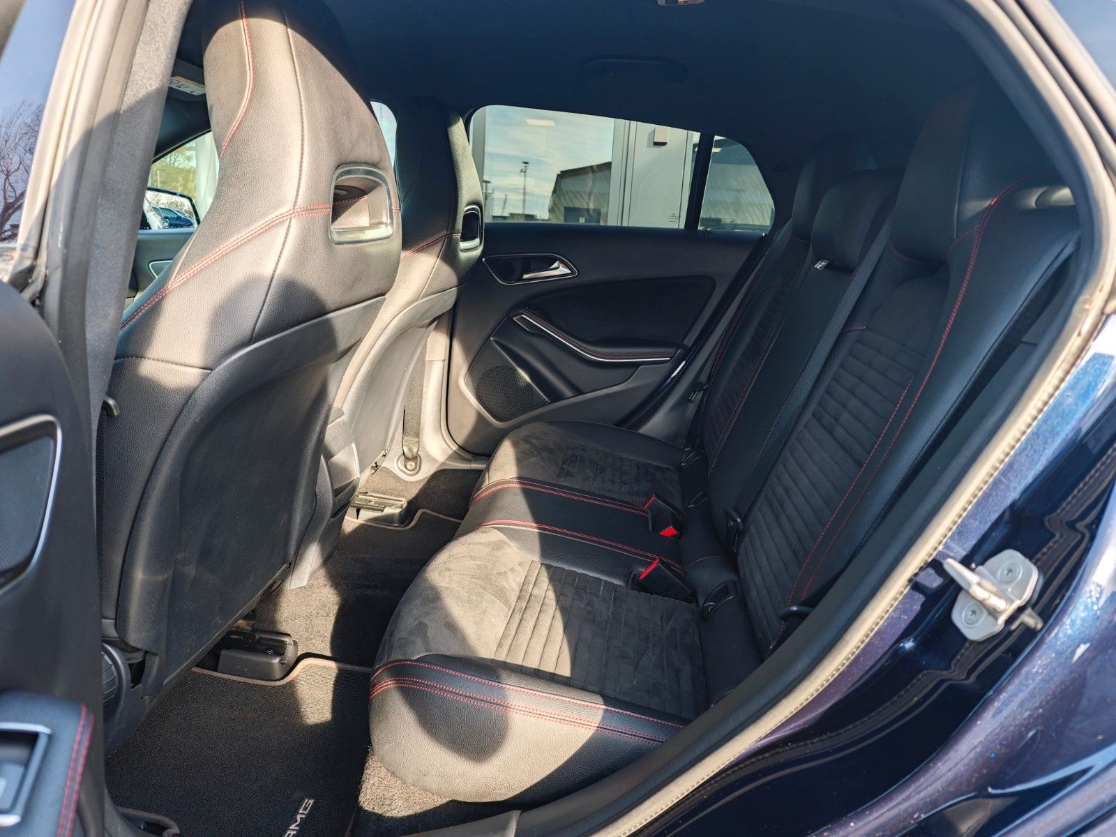 Fahrzeugabbildung Mercedes-Benz CLA 180 SHOOTING BRAKE*AMG-LINE*AHK*LED*ALCANTAR