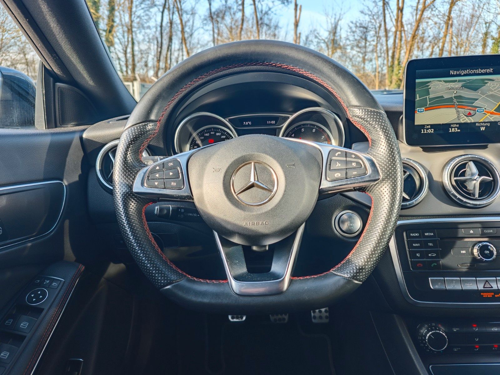 Fahrzeugabbildung Mercedes-Benz CLA 180 SHOOTING BRAKE*AMG-LINE*AHK*LED*ALCANTAR