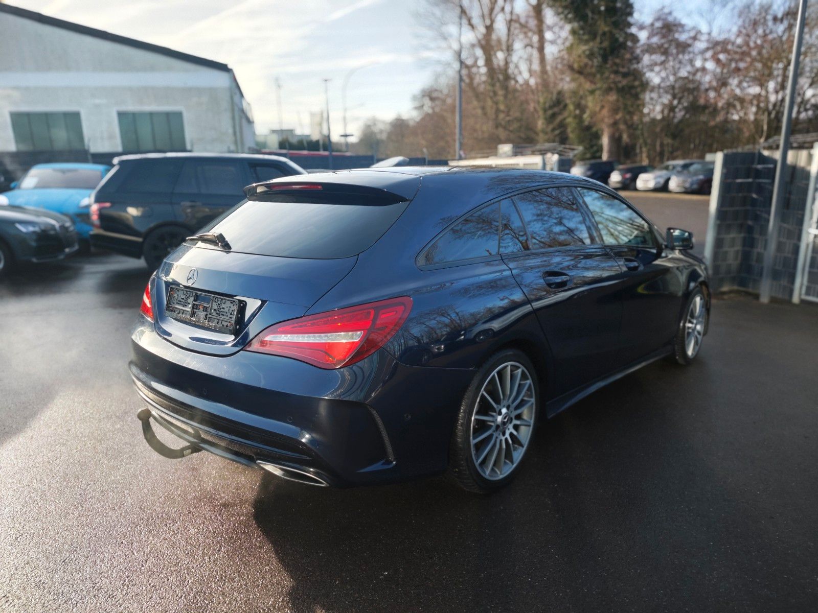 Fahrzeugabbildung Mercedes-Benz CLA 180 SHOOTING BRAKE*AMG-LINE*AHK*LED*ALCANTAR