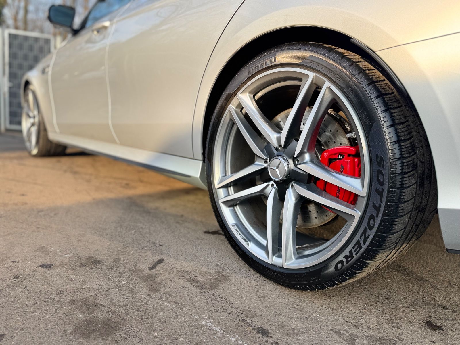 Fahrzeugabbildung Mercedes-Benz E 63S 4M T*PERFORMANCE-SITZE*CARBON*BURMESTER*