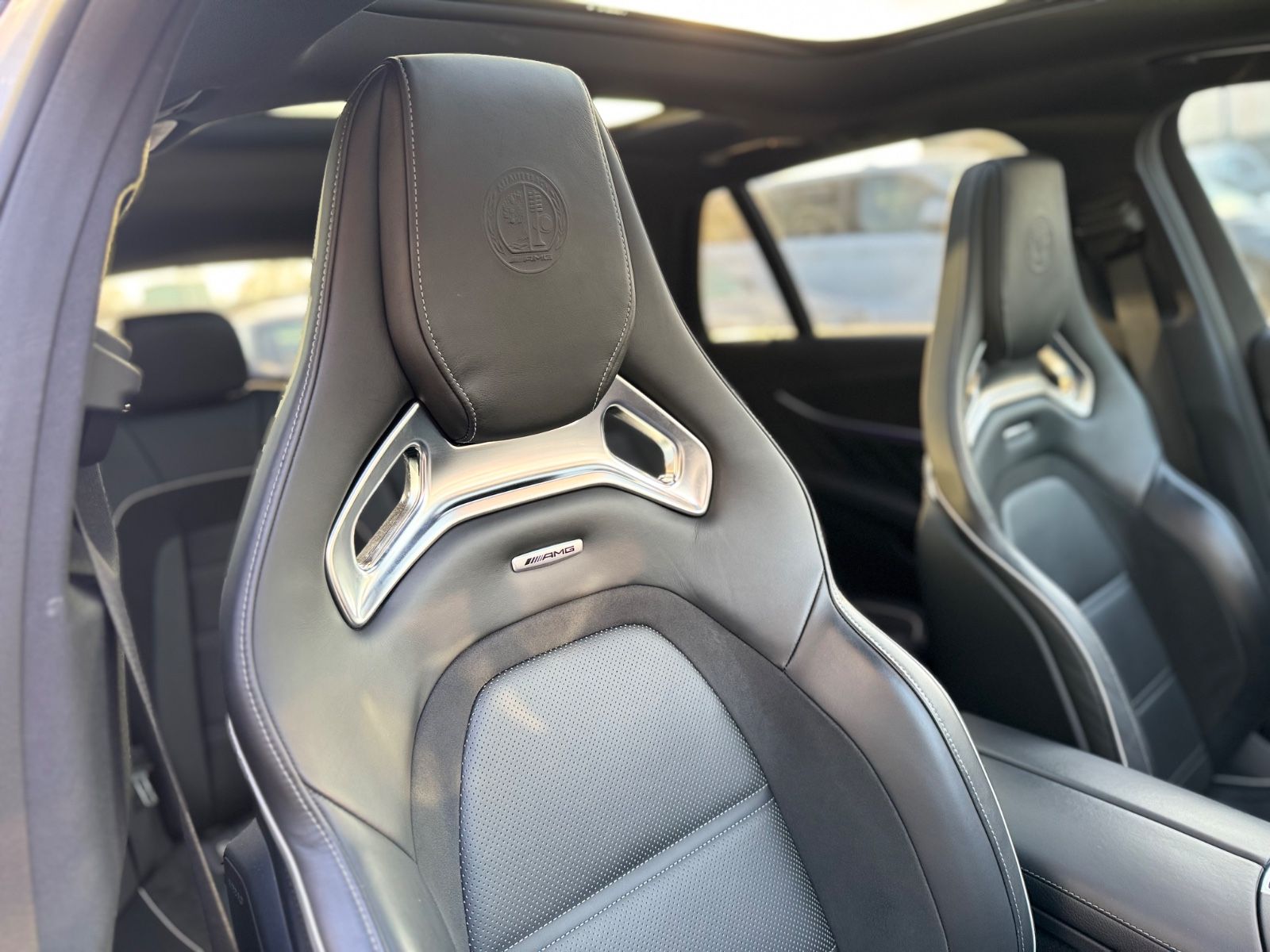 Fahrzeugabbildung Mercedes-Benz E 63S 4M T*PERFORMANCE-SITZE*CARBON*BURMESTER*