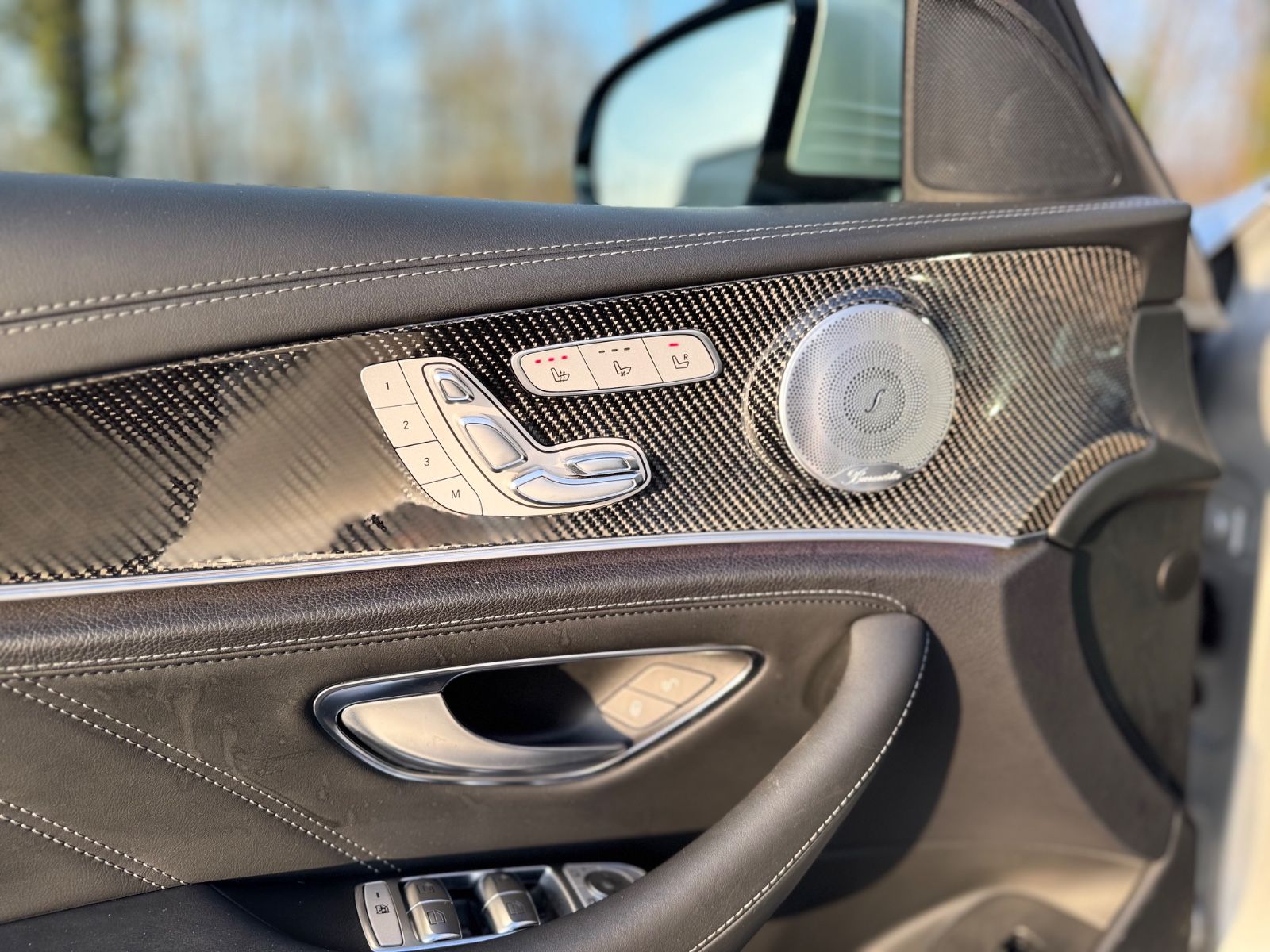 Fahrzeugabbildung Mercedes-Benz E 63S 4M T*PERFORMANCE-SITZE*CARBON*BURMESTER*