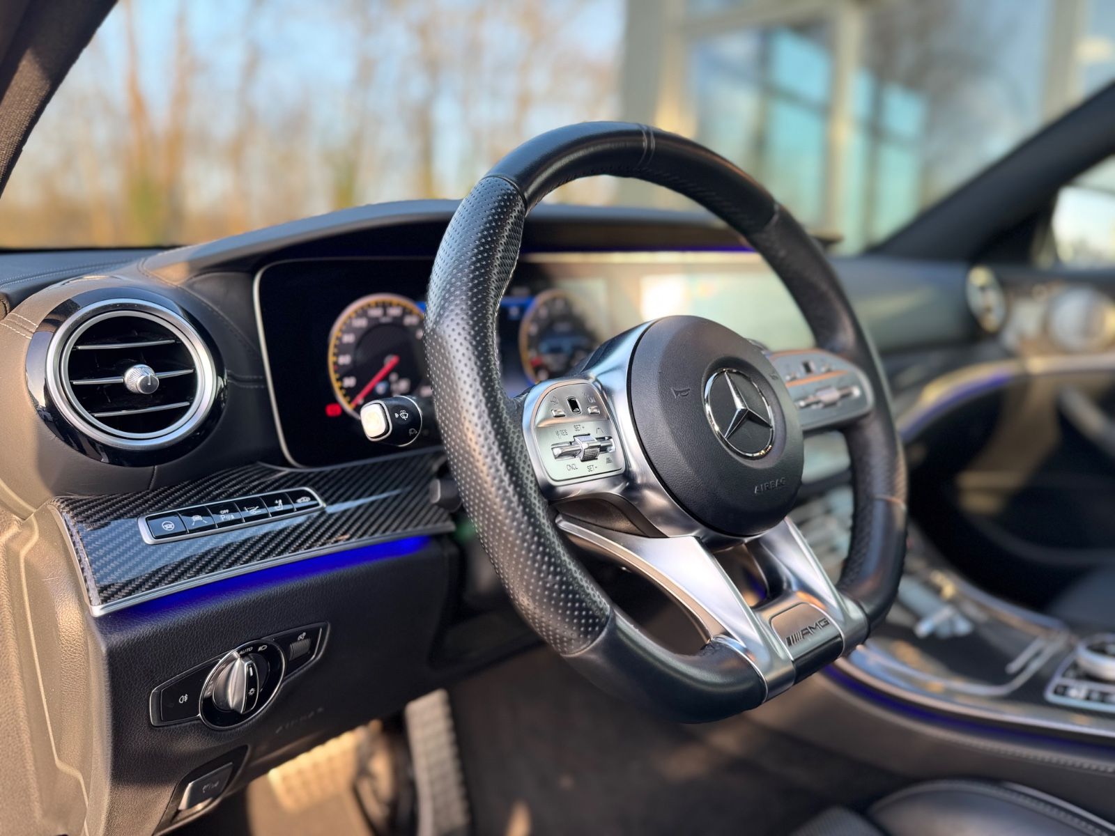 Fahrzeugabbildung Mercedes-Benz E 63S 4M T*PERFORMANCE-SITZE*CARBON*BURMESTER*