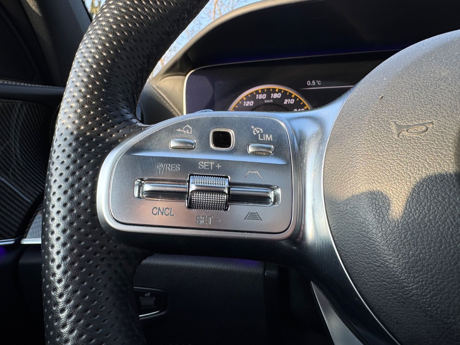 Fahrzeugabbildung Mercedes-Benz E 63S 4M T*PERFORMANCE-SITZE*CARBON*BURMESTER*