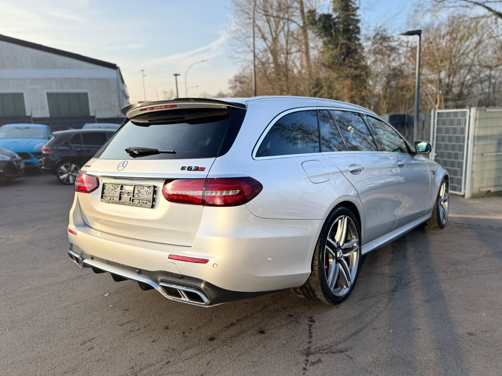 Fahrzeugabbildung Mercedes-Benz E 63S 4M T*PERFORMANCE-SITZE*CARBON*BURMESTER*