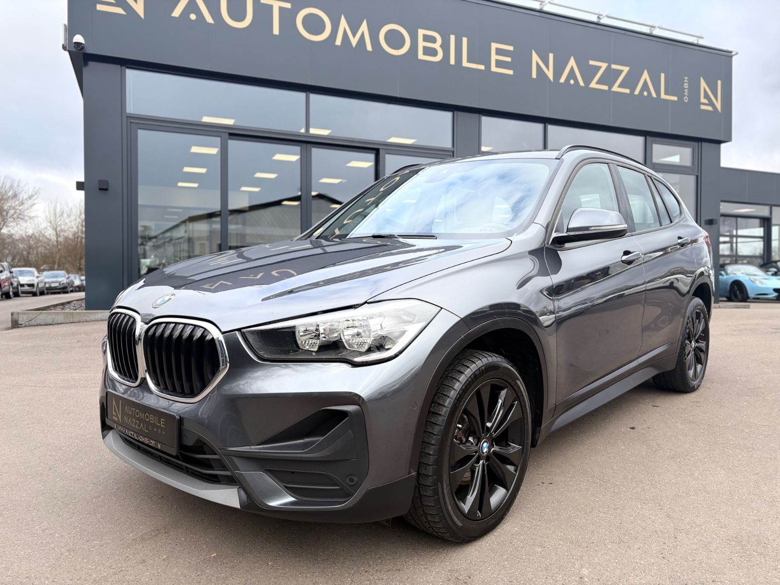 Fahrzeugabbildung BMW X1  ADVANTAGE*1.HD*AUT*PANORAMA*AHK*LEDER*TOP*