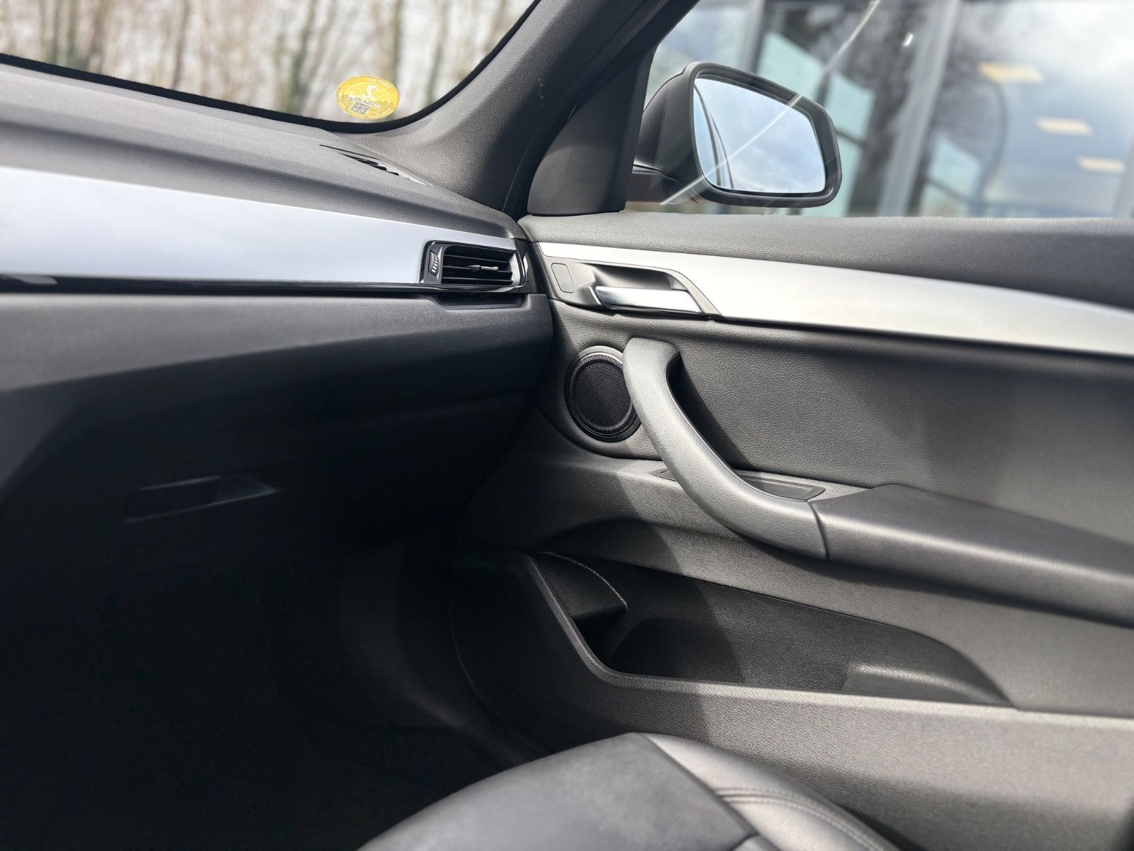 Fahrzeugabbildung BMW X1  ADVANTAGE*1.HD*AUT*PANORAMA*AHK*LEDER*TOP*