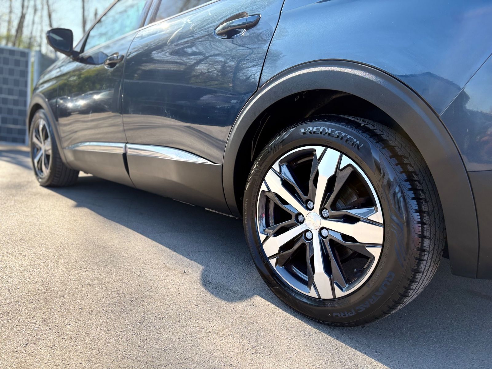 Fahrzeugabbildung Peugeot 5008 ALLURE GT-LINE*PANORAMA*LEDER*KLIMA