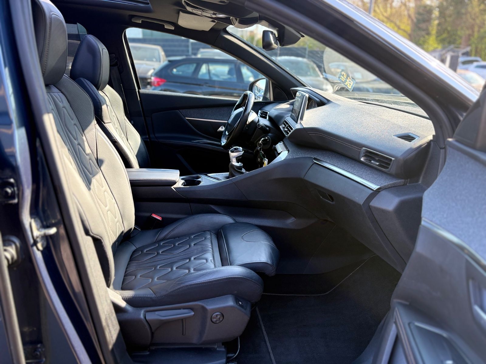 Fahrzeugabbildung Peugeot 5008 ALLURE GT-LINE*PANORAMA*LEDER*KLIMA
