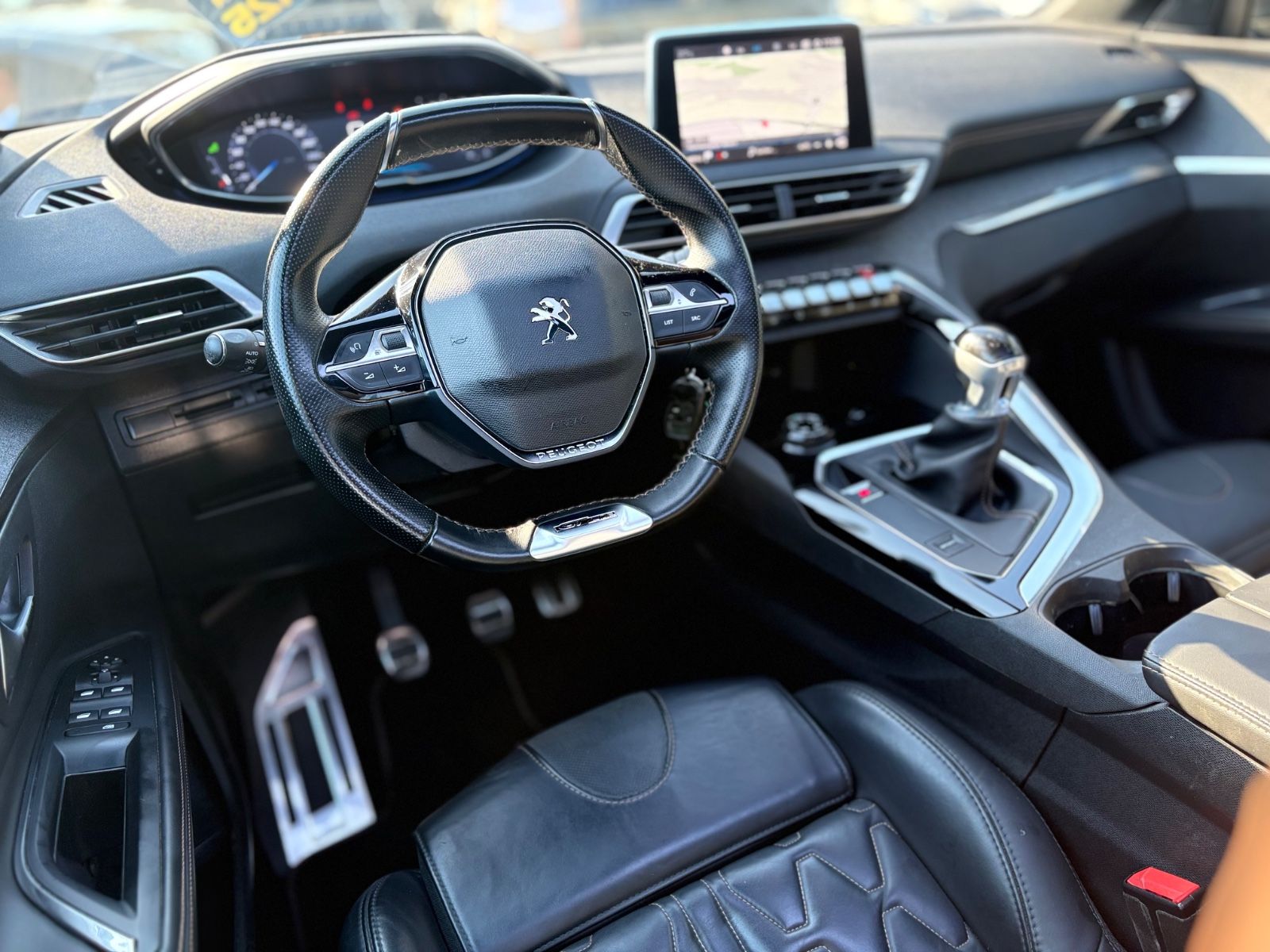Fahrzeugabbildung Peugeot 5008 ALLURE GT-LINE*PANORAMA*LEDER*KLIMA