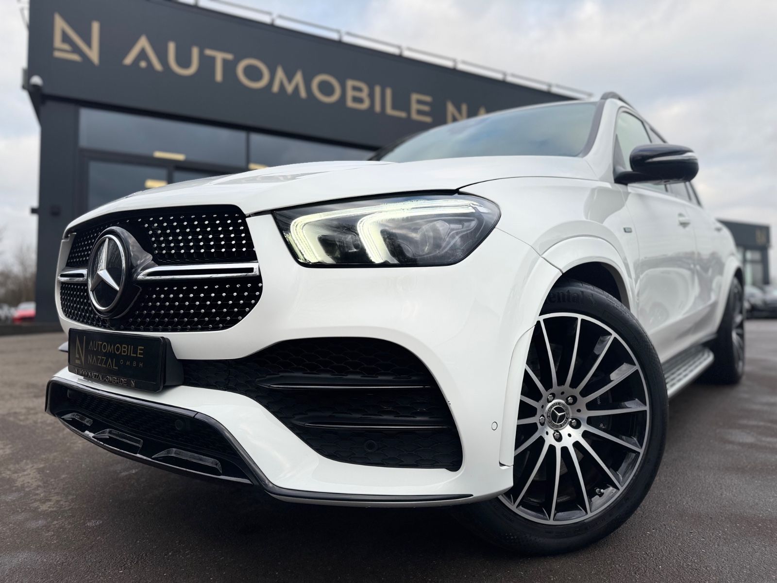 Fahrzeugabbildung Mercedes-Benz GLE350de 4M*AMG-LINE*NIGHT*AHK*21.ZOLL*