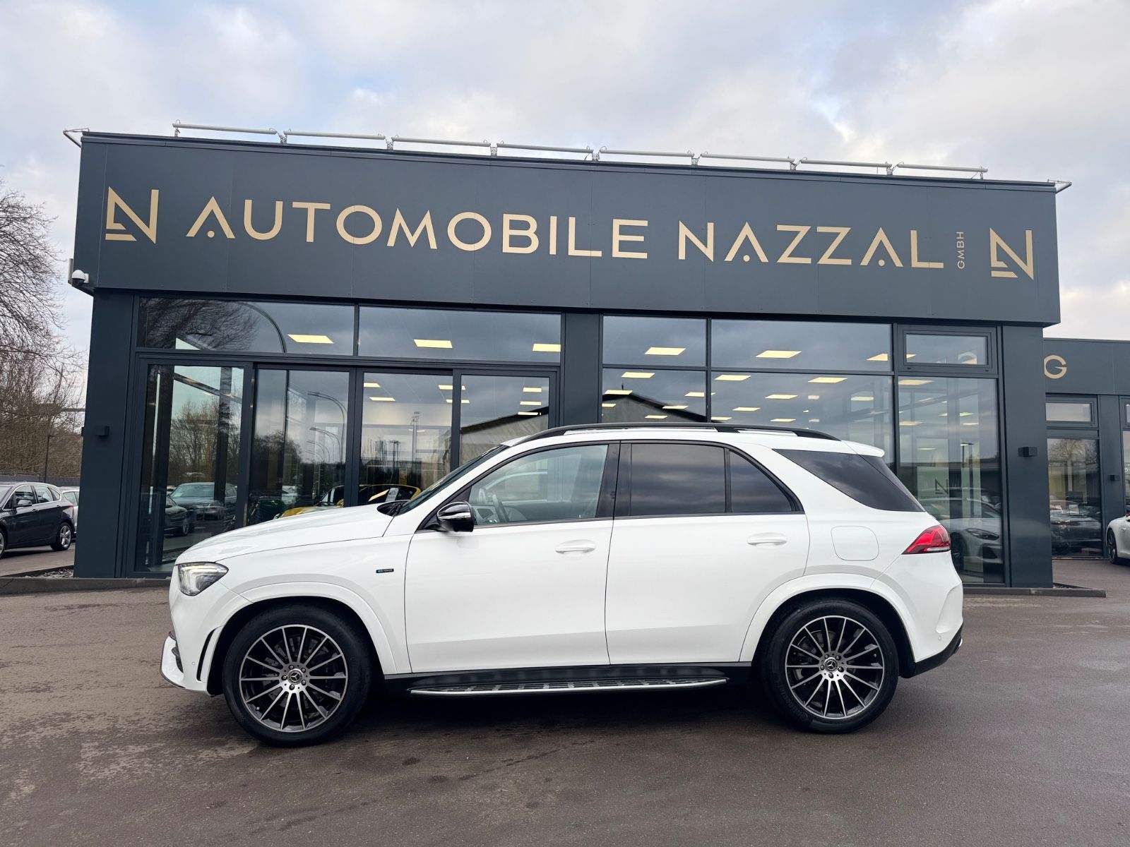 Fahrzeugabbildung Mercedes-Benz GLE350de 4M*AMG-LINE*NIGHT*AHK*21.ZOLL*