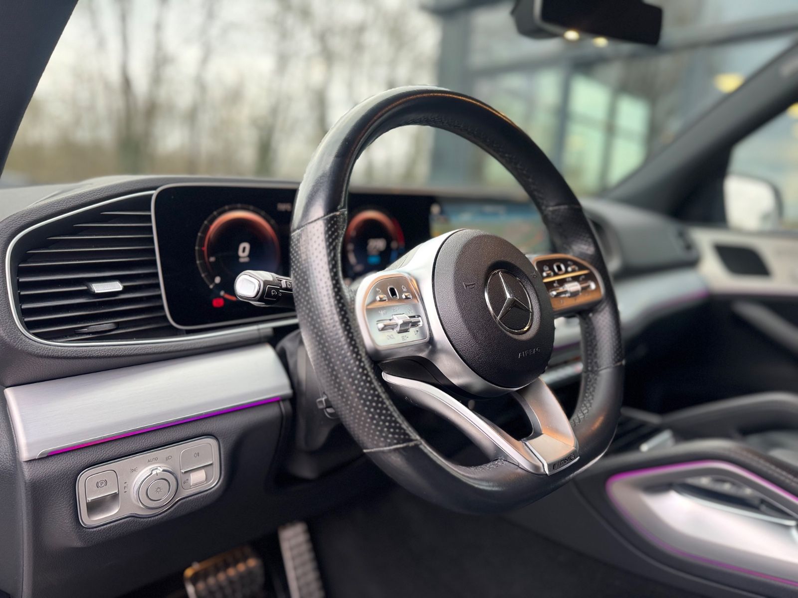 Fahrzeugabbildung Mercedes-Benz GLE350de 4M*AMG-LINE*NIGHT*AHK*21.ZOLL*