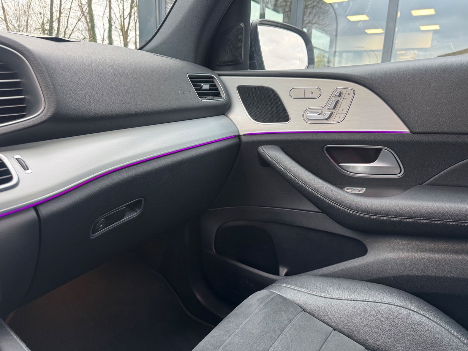 Fahrzeugabbildung Mercedes-Benz GLE350de 4M*AMG-LINE*NIGHT*AHK*21.ZOLL*