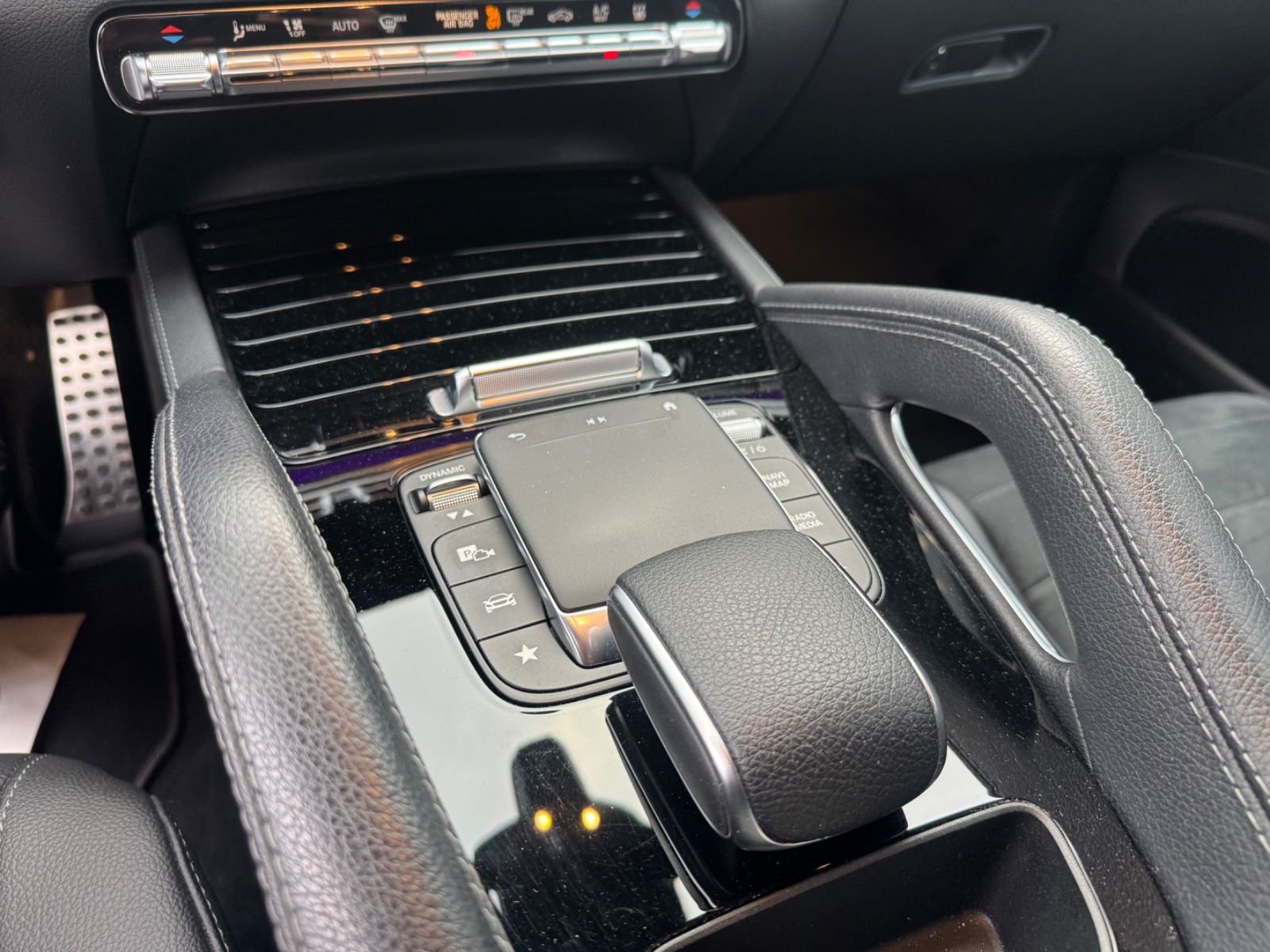 Fahrzeugabbildung Mercedes-Benz GLE350de 4M*AMG-LINE*NIGHT*AHK*21.ZOLL*