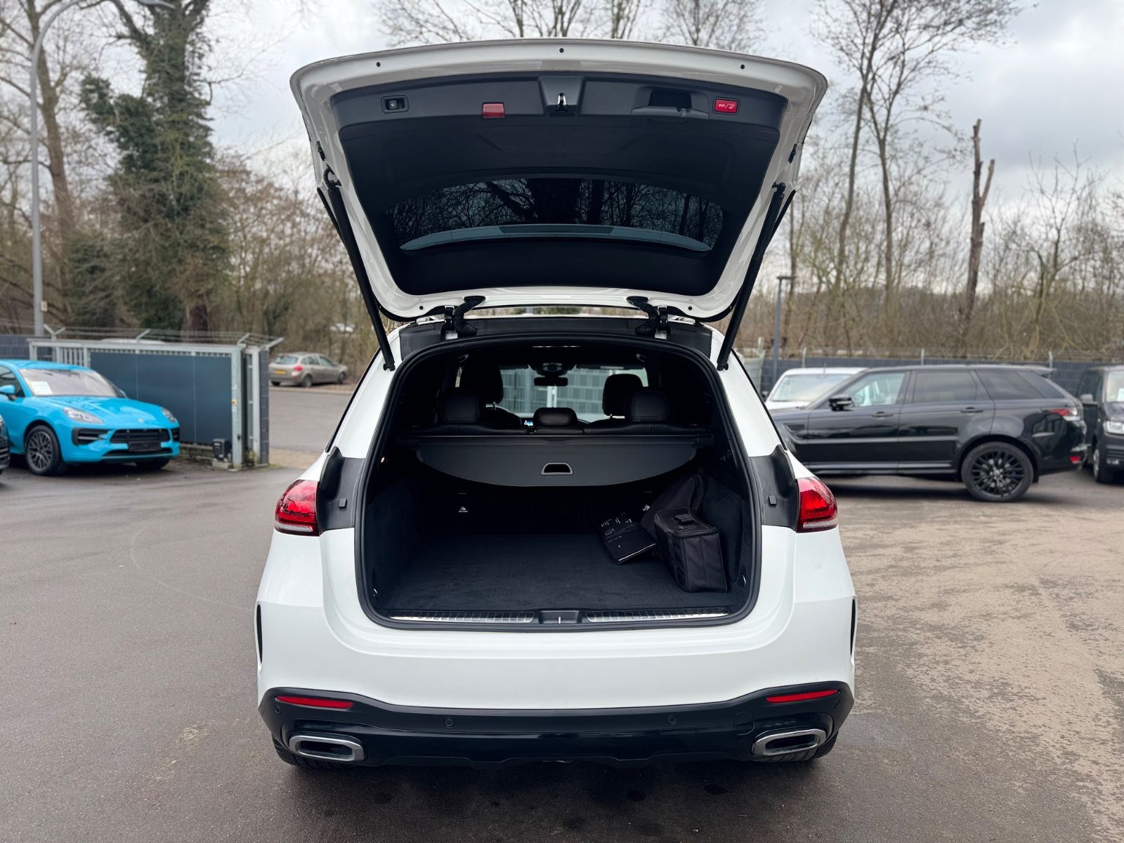 Fahrzeugabbildung Mercedes-Benz GLE350de 4M*AMG-LINE*NIGHT*AHK*21.ZOLL*