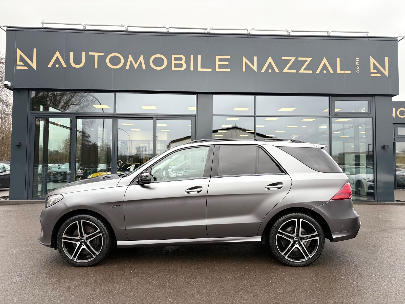 Fahrzeugabbildung Mercedes-Benz GLE 43 AMG 4MATIC* KAMERA*AHK*21 Z.*KEYLESS*PANO