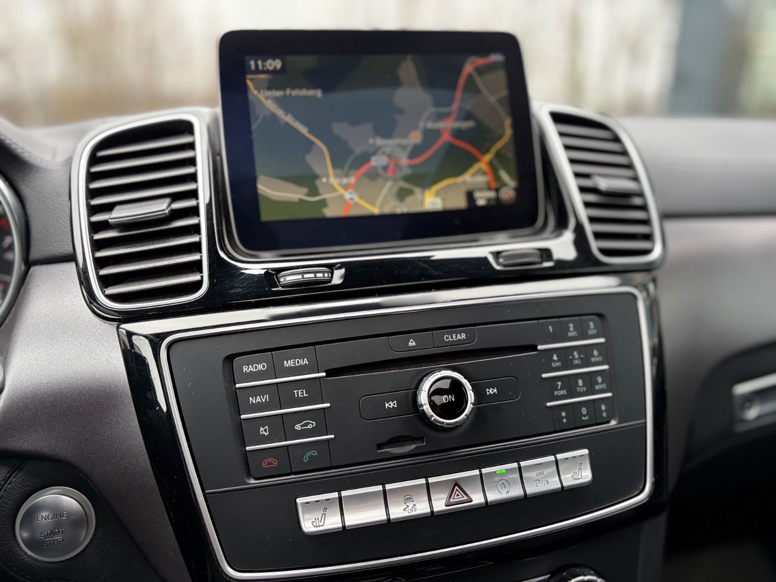 Fahrzeugabbildung Mercedes-Benz GLE 43 AMG 4MATIC* KAMERA*AHK*21 Z.*KEYLESS*PANO