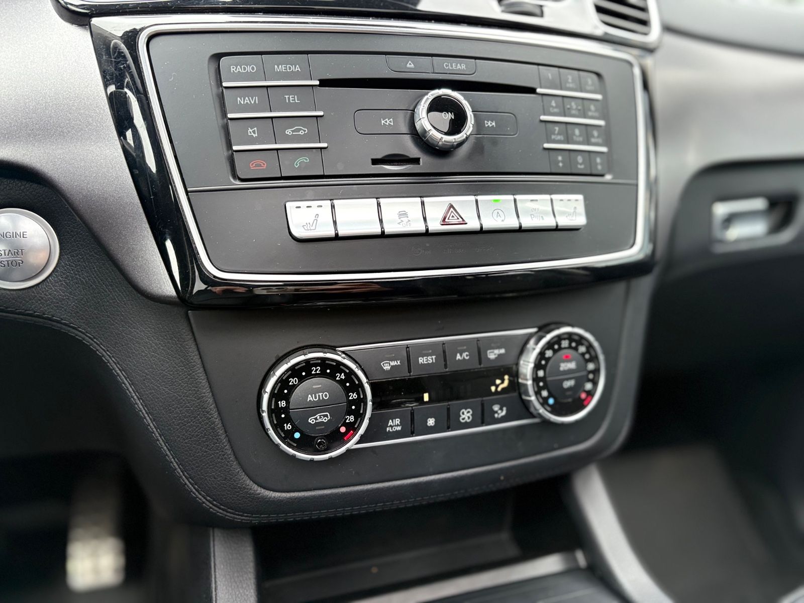 Fahrzeugabbildung Mercedes-Benz GLE 43 AMG 4MATIC* KAMERA*AHK*21 Z.*KEYLESS*PANO