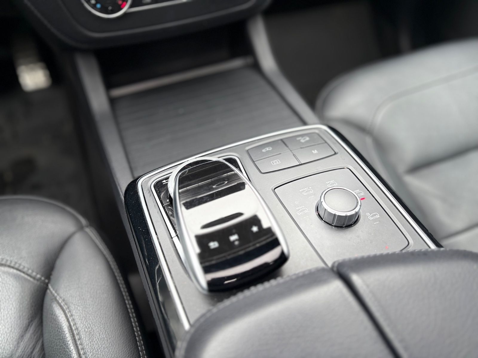 Fahrzeugabbildung Mercedes-Benz GLE 43 AMG 4MATIC* KAMERA*AHK*21 Z.*KEYLESS*PANO