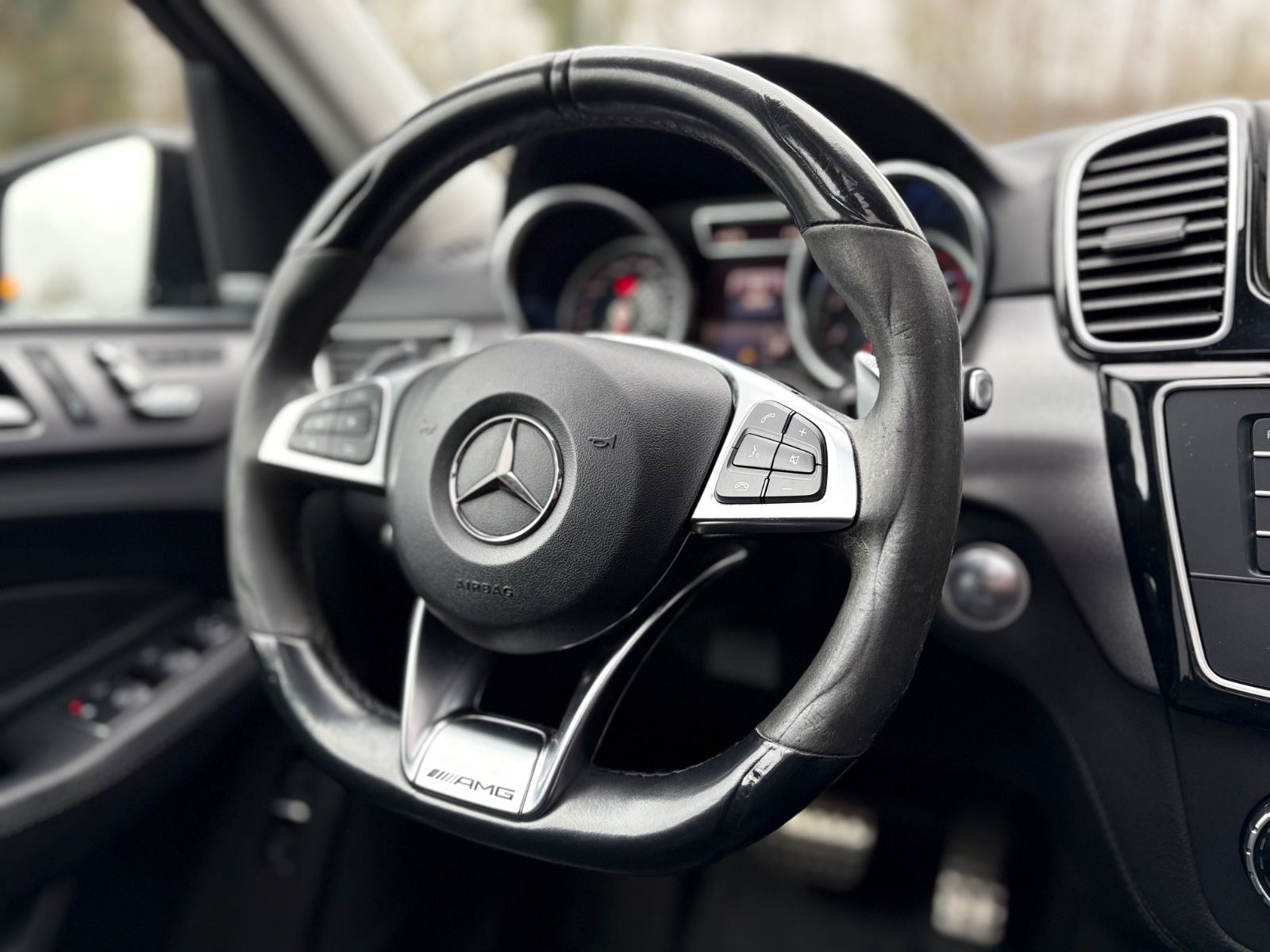 Fahrzeugabbildung Mercedes-Benz GLE 43 AMG 4MATIC* KAMERA*AHK*21 Z.*KEYLESS*PANO