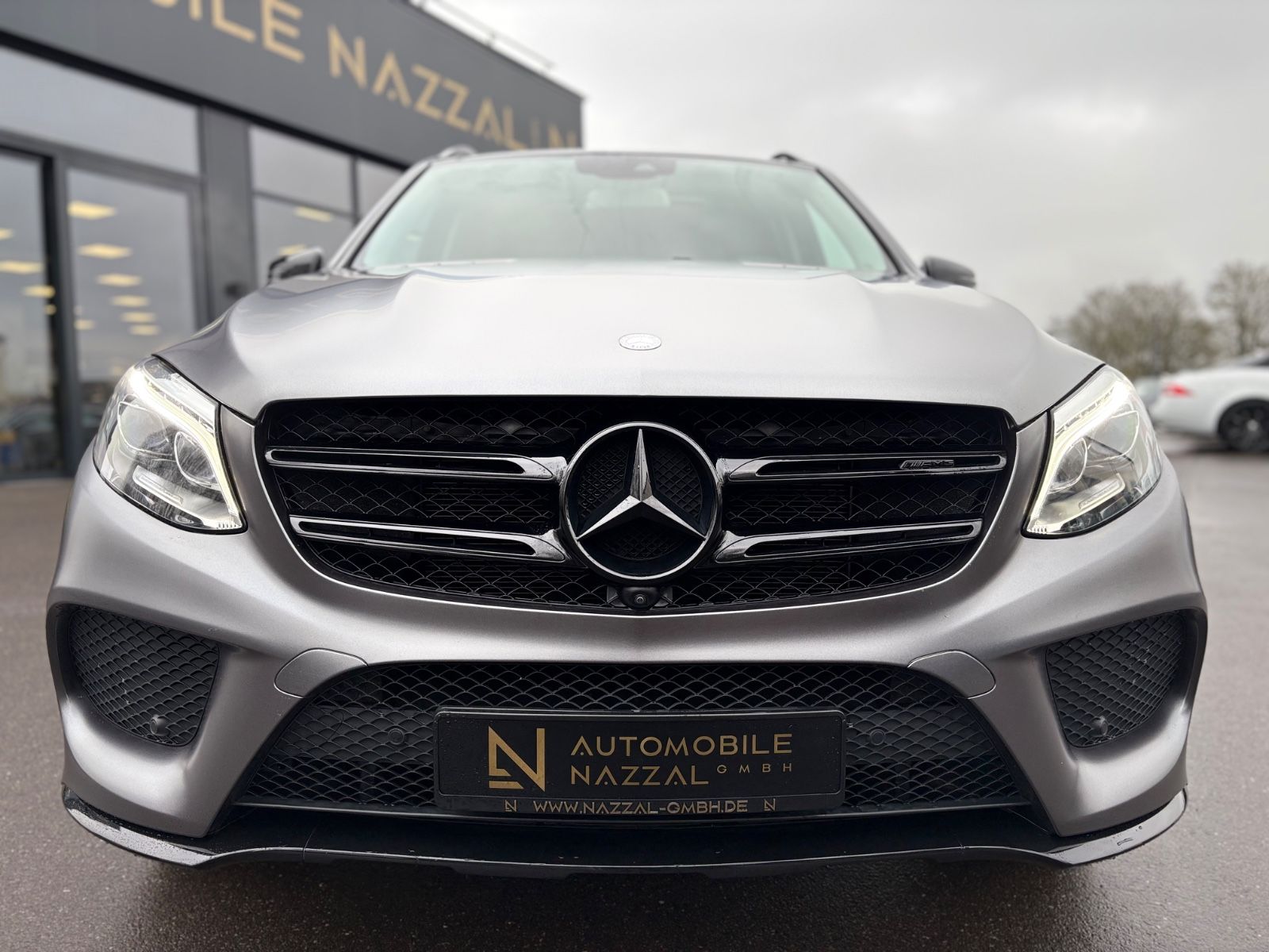 Fahrzeugabbildung Mercedes-Benz GLE 43 AMG 4MATIC* KAMERA*AHK*21 Z.*KEYLESS*PANO